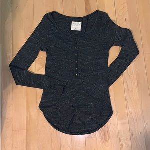 Long sleeve grey sweater